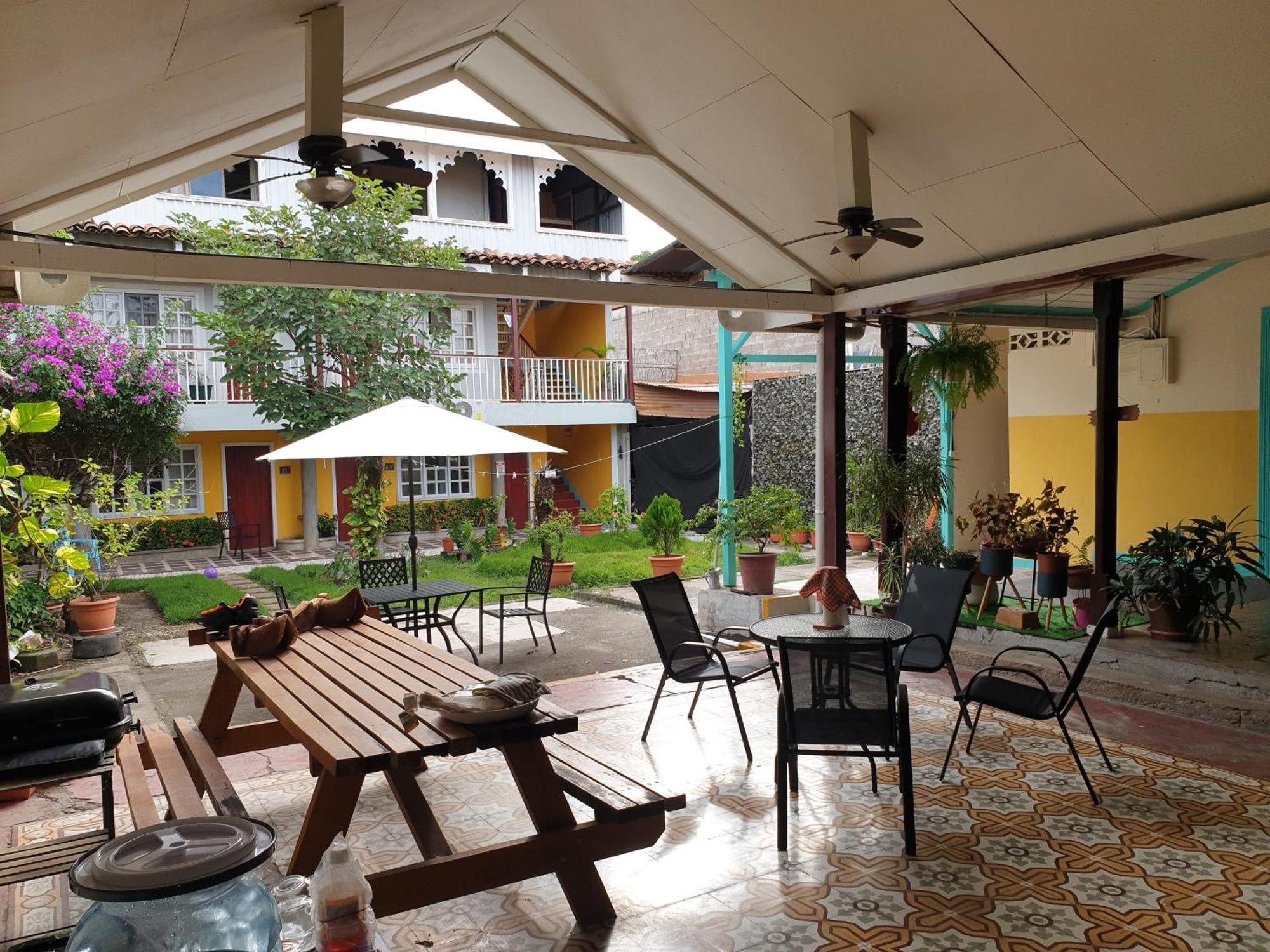 Hotel Либерия Экстерьер фото